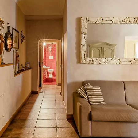 Right In The Ancient Historical Center Two Bedrooms Two Bath, Up To 6 Pax Apartment