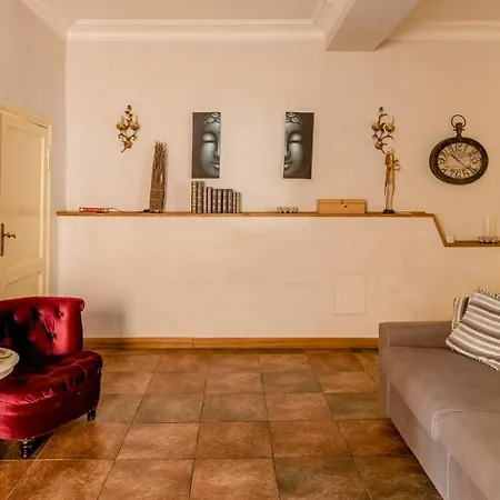 Right In The Ancient Historical Center Two Bedrooms Two Bath, Up To 6 Pax Rome