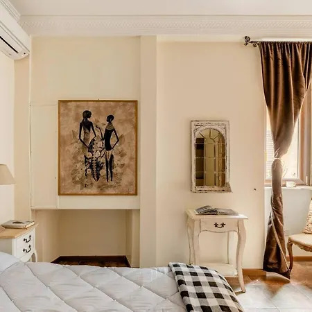 Apartment Right In The Ancient Historical Center Two Bedrooms Two Bath, Up To 6 Pax