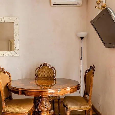 Right In The Ancient Historical Center Two Bedrooms Two Bath, Up To 6 Pax *