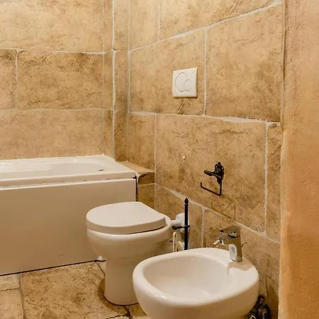 Apartment Right In The Ancient Historical Center Two Bedrooms Two Bath, Up To 6 Pax